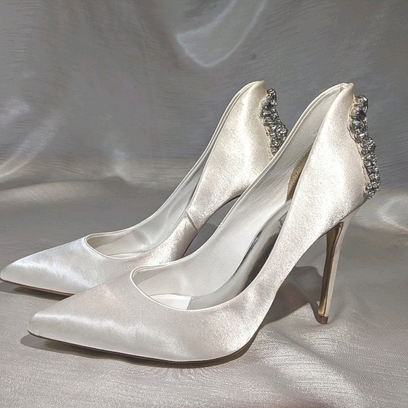 Shoes | Ted Baker White Satin Pumps 